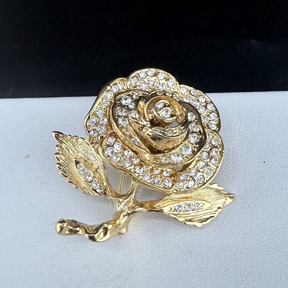 Vintage Rhinestone‎ Brooch Gold Tone Flower Signed Roman